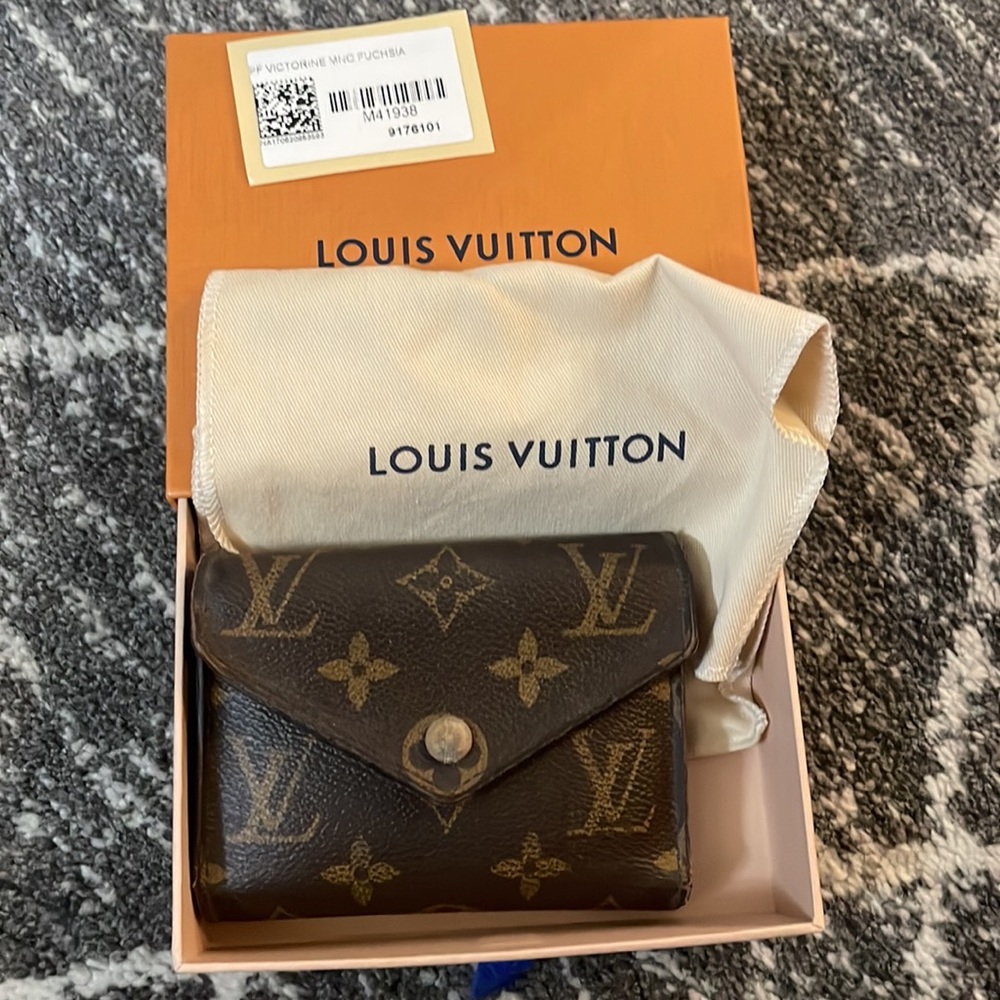 Authentic Louis Vuitton Wallet Gem